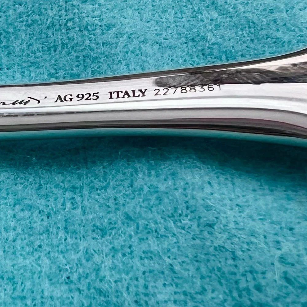 Tiffany & Co Baby Silver Spoon with Apple shape handle in original box and pouch - Picture 15 of 15